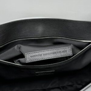 Balenciaga Grungy Medium Messenger Bag Black